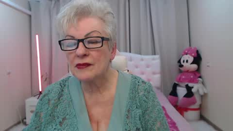 kaylesmoll online show from 04/28/26, 02:27