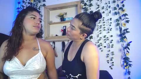Snapshot of kaylie_and_dakota_ chatting on 09/21/25, 02:02 kaylie and dakota online show from 09/21/25, 02:02