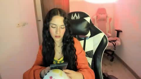 kaylie online show from 12/04/25, 03:38