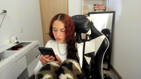 Snapshot of kaylie_xxx chatting on 04/29/26, 07:09 kaylie online show from 04/29/26, 07:09