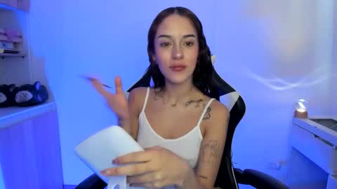 Snapshot of kaylie_xxx chatting on 05/05/26, 10:51 kaylie online show from 05/05/26, 10:51