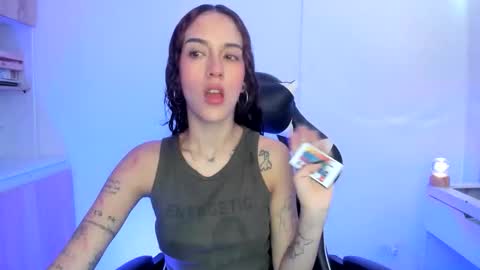 Snapshot of kaylie_xxx chatting on 05/12/26, 06:27 kaylie online show from 05/12/26, 06:27
