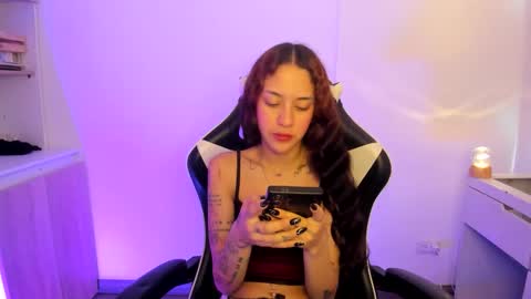 Snapshot of kaylie_xxx chatting on 05/20/26, 12:11 kaylie online show from 05/20/26, 12:11