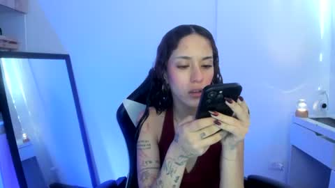 Snapshot of kaylie_xxx chatting on 06/19/26, 06:56 kaylie online show from 06/19/26, 06:56