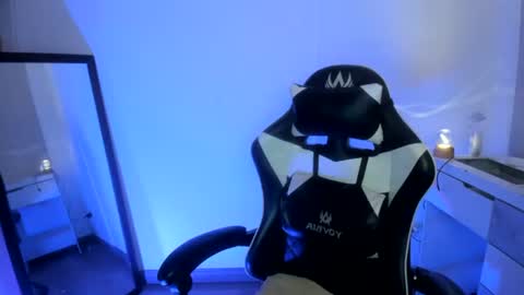 Snapshot of kaylie_xxx chatting on 07/02/26, 03:23 kaylie online show from 07/02/26, 03:23
