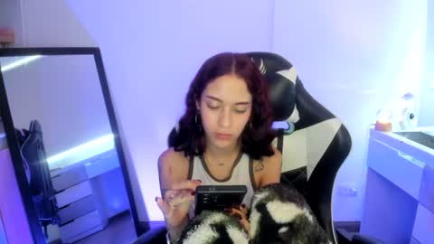 Snapshot of kaylie_xxx chatting on 07/17/26, 12:12 kaylie online show from 07/17/26, 12:12