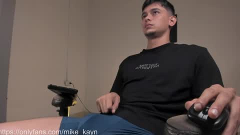 Mike online show from 04/12/26, 01:43