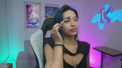 Kayra online show from 11/24/25, 12:05