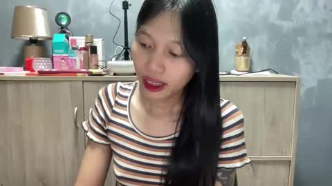 Snapshot of kc_slutmoree chatting on 11/11/25, 04:45 Its me Cora online show from 11/11/25, 04:45