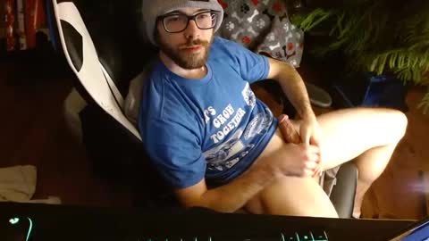 Snapshot of keegancheese chatting on 02/21/25, 03:34 Tom online show from 02/21/25, 03:34