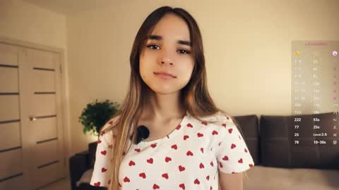 Snapshot of keeleyreineck chatting on 05/17/26, 06:33 Nika online show from 05/17/26, 06:33