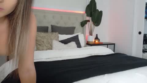 Keelie xx online show from 06/06/26, 10:20