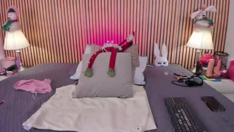 keeyla stone online show from 12/22/25, 09:12