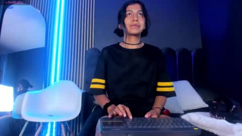 keila online show from 10/24/25, 07:54