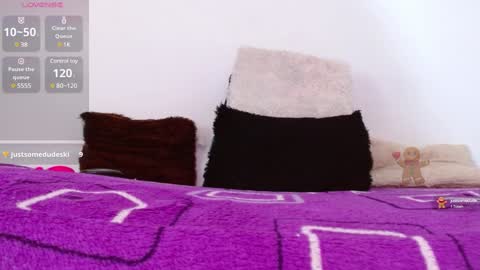 Snapshot of keilasweet1 chatting on 01/15/25, 05:19 keila online show from 01/15/25, 05:19