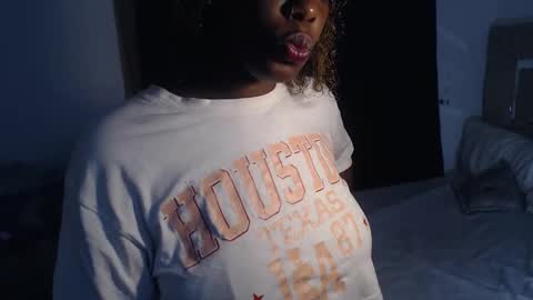 Snapshot of keilysofia chatting on 01/17/25, 06:44 Keili online show from 01/17/25, 06:44