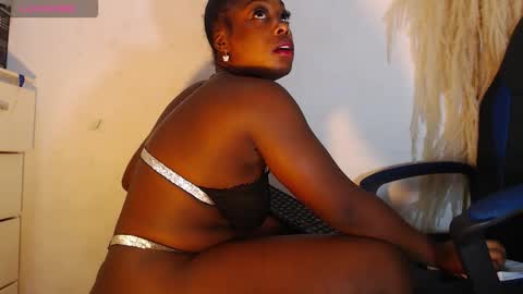 Snapshot of keilysofia chatting on 09/22/25, 08:33 Keili online show from 09/22/25, 08:33