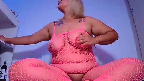 Snapshot of keira_bbw5 chatting on 12/05/24, 01:25 keirabbw online show from 12/05/24, 01:25