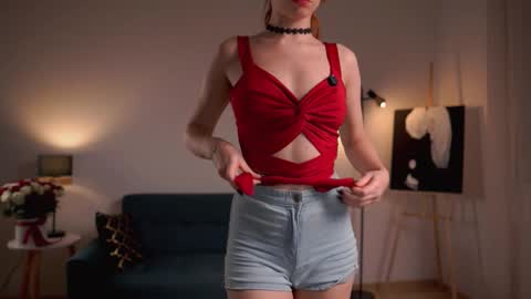 Snapshot of keira_knight chatting on 11/06/25, 10:10 keira_knight online show from 11/06/25, 10:10