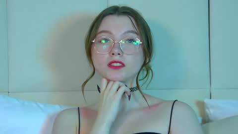 Keira online show from 02/22/25, 01:44