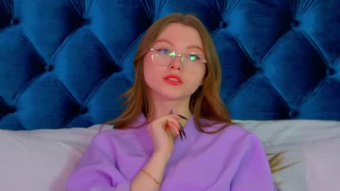 Keira online show from 02/25/25, 09:42