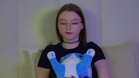 Keira online show from 03/07/25, 12:15