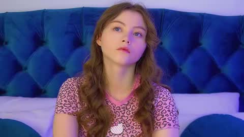 Keira online show from 09/26/25, 06:12