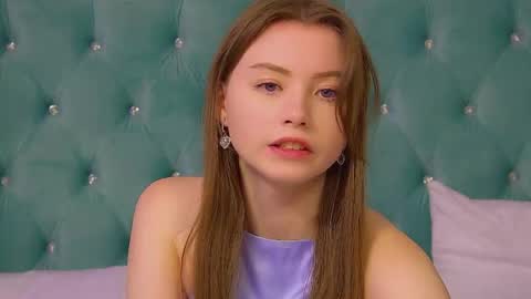 Keira online show from 10/08/25, 06:27