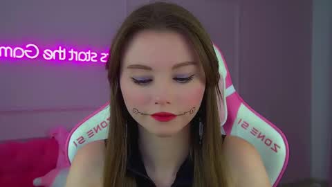 Keira online show from 11/25/25, 06:30