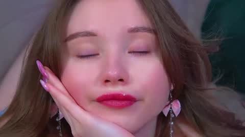 Snapshot of keiraace chatting on 05/19/26, 01:56 Keira online show from 05/19/26, 01:56