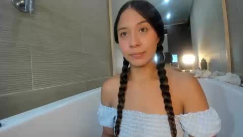 keiry_gonzalez11_aws online show from 09/19/25, 01:18