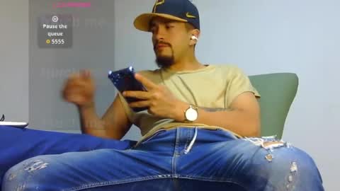 Snapshot of keivid_2303 chatting on 07/14/26, 03:33 david online show from 07/14/26, 03:33