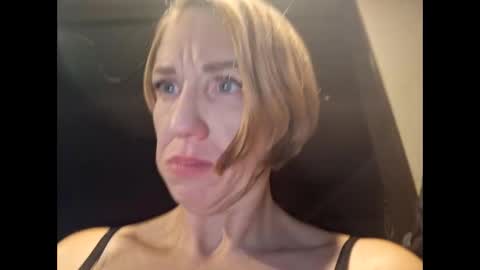 kelli19851834 online show from 11/08/25, 06:24