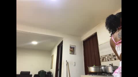 kelly__thomson online show from 01/25/25, 01:32