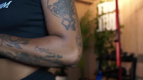 kelly__thomson online show from 04/18/26, 12:53