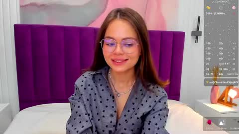 Snapshot of kelly_cuutie chatting on 05/12/26, 01:03 Kelly online show from 05/12/26, 01:03