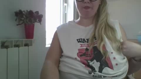 Emmie online show from 04/22/26, 09:44