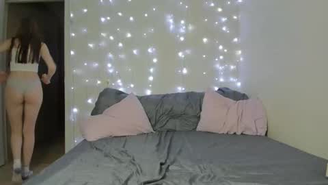 Snapshot of kelly_gerzikaaa chatting on 12/20/25, 03:24 kelly_gerzikaaa online show from 12/20/25, 03:24