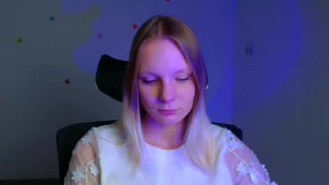 Snapshot of kelly_lly chatting on 09/29/25, 11:37 Kelly online show from 09/29/25, 11:37