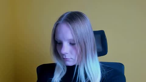 Snapshot of kelly_lly chatting on 09/30/25, 05:18 Kelly online show from 09/30/25, 05:18