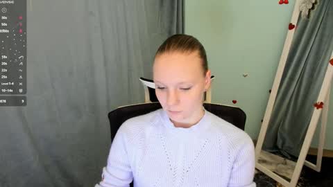 Snapshot of kelly_lly chatting on 10/09/25, 12:47 Kelly online show from 10/09/25, 12:47