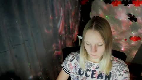 Snapshot of kelly_lly chatting on 10/20/25, 12:38 Kelly online show from 10/20/25, 12:38