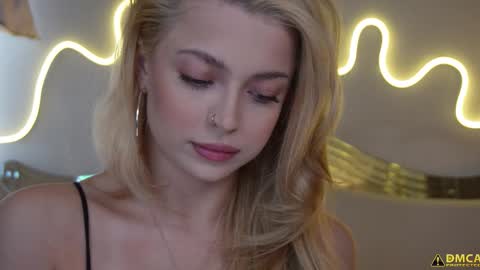 Snapshot of kelly_peachpiee chatting on 09/30/25, 05:45 Kelly online show from 09/30/25, 05:45