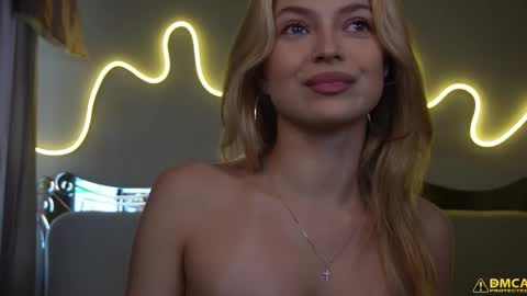 Snapshot of kelly_peachpiee chatting on 10/11/25, 05:17 Kelly online show from 10/11/25, 05:17