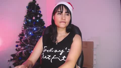 Snapshot of kelly_richardson1 chatting on 12/19/24, 02:23 elena online show from 12/19/24, 02:23