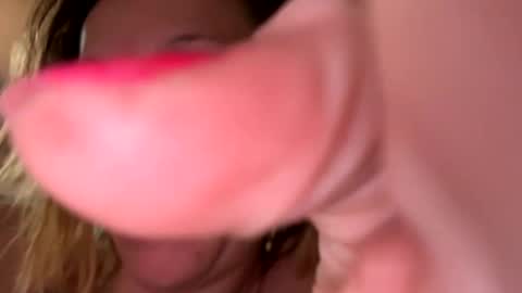 Snapshot of kelly_wight223 chatting on 11/02/25, 12:07 kelly_wight223 online show from 11/02/25, 12:07