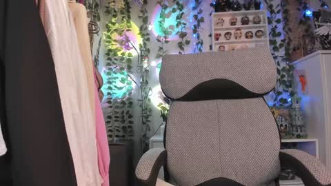 Snapshot of kellyasian chatting on 12/02/24, 08:19 Leia online show from 12/02/24, 08:19