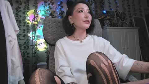 Snapshot of kellyasian chatting on 12/18/24, 05:59 Leia online show from 12/18/24, 05:59