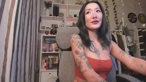 Snapshot of kellyasian chatting on 10/24/25, 06:32 Leia online show from 10/24/25, 06:32