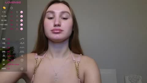 Snapshot of kellykeat chatting on 11/02/25, 07:27 Princess Kelly online show from 11/02/25, 07:27